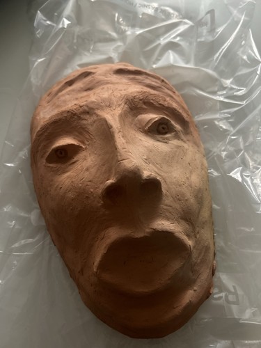 Selbstgemachte tonfigur - selbstgemachte,