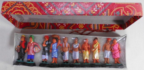 Bemalte aufstellfiguren ton - aufstellfiguren,